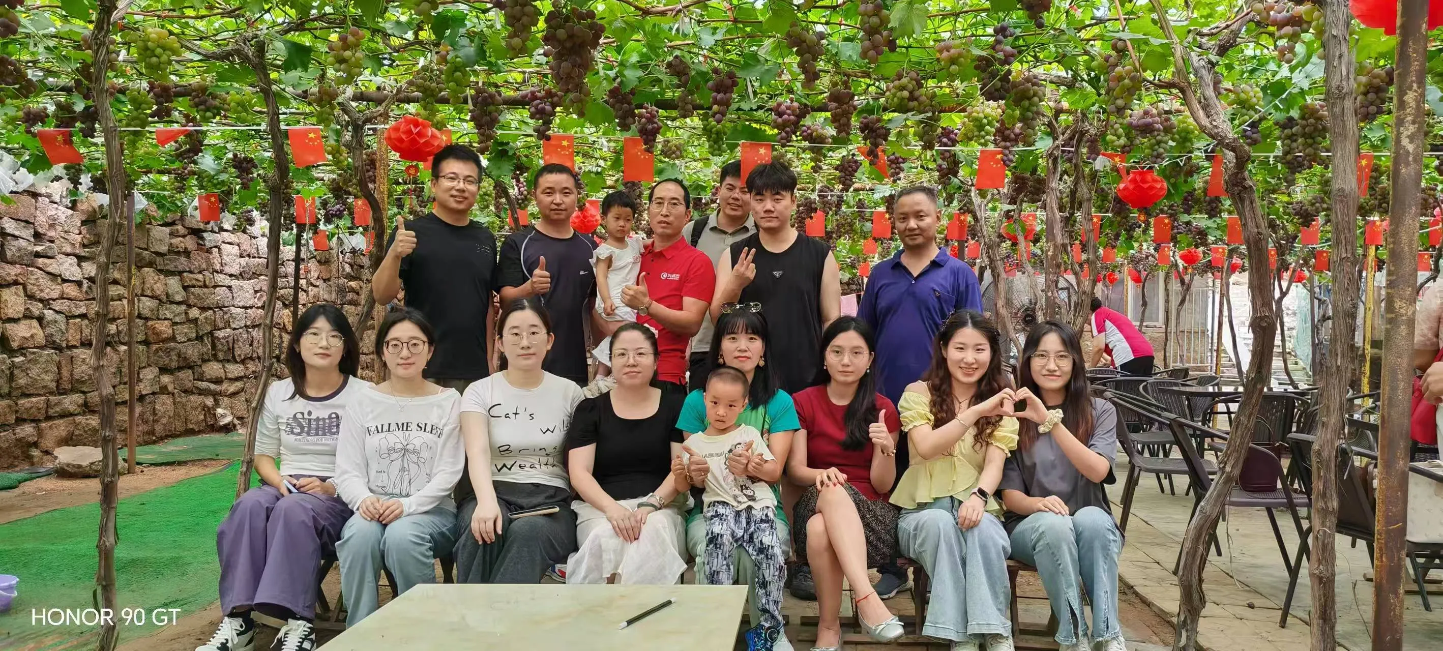 Una giornata di divertimento e relax per lo staff dell'azienda Zemeijia