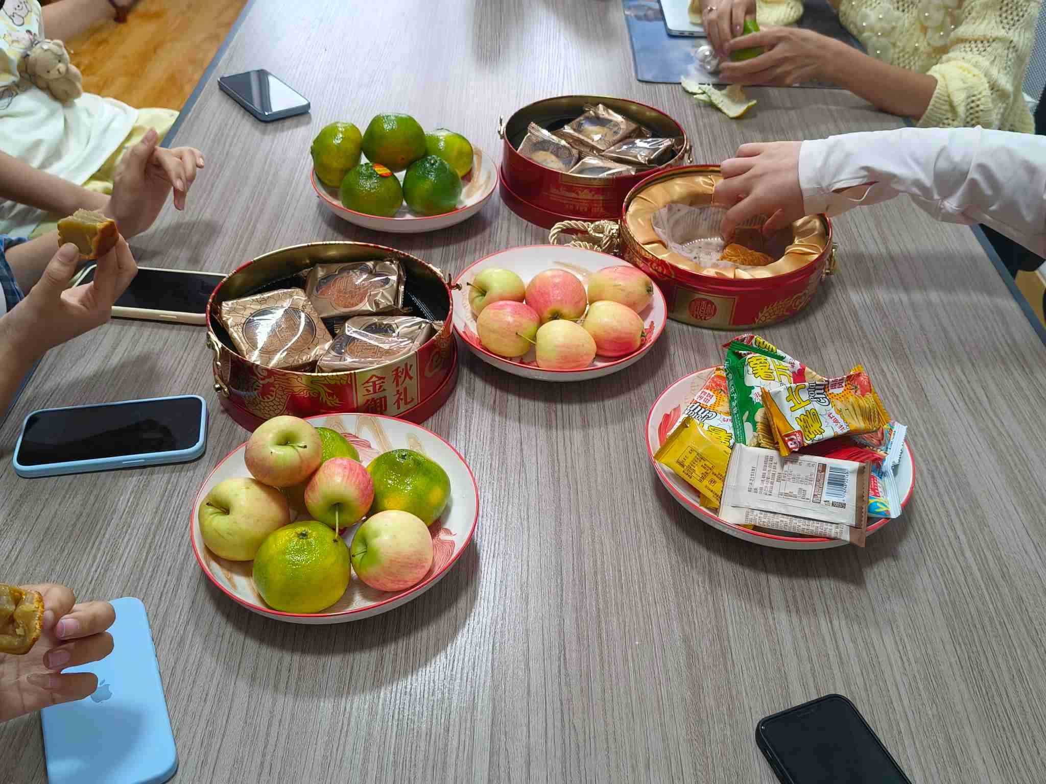 Zemeijia tiene un caldo tè pomeridiano