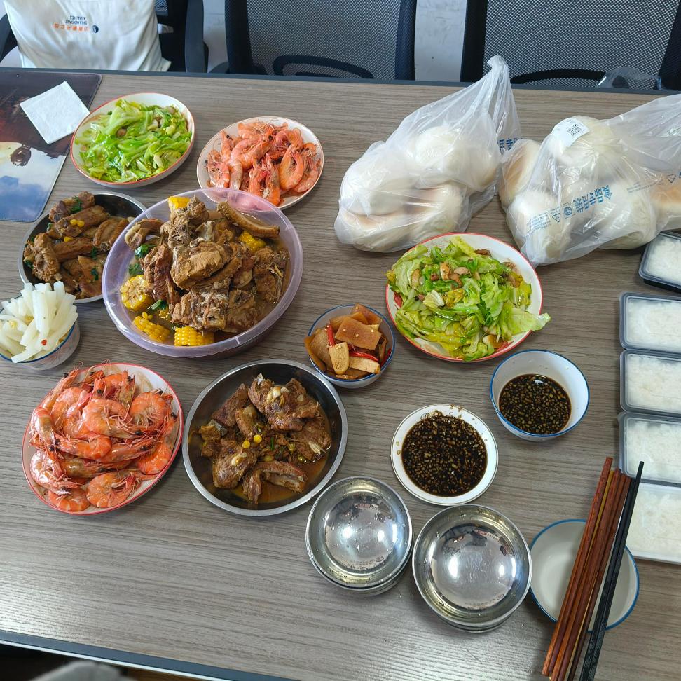I capi preparano il pranzo per tutti!